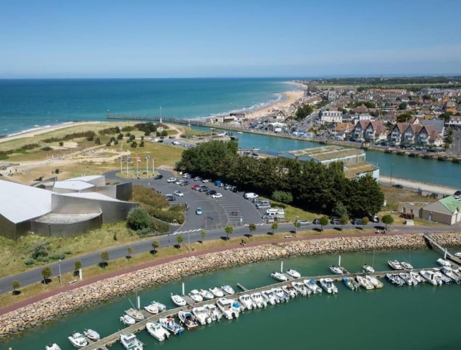 Charmante Petite Maison De La Cote Normande Курсёль-сюр-Мер Экстерьер фото